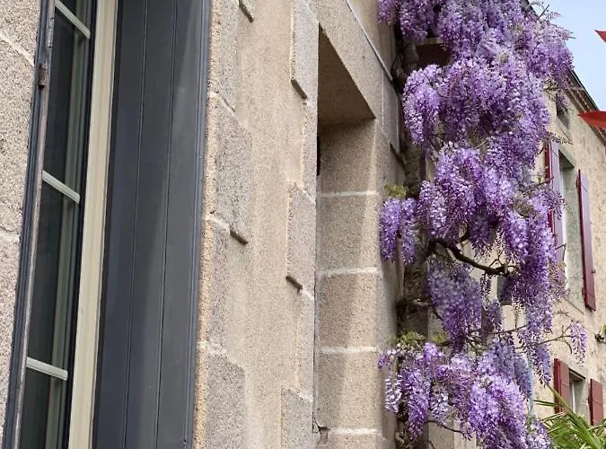 Au Fil Du Temps Pensión 3*