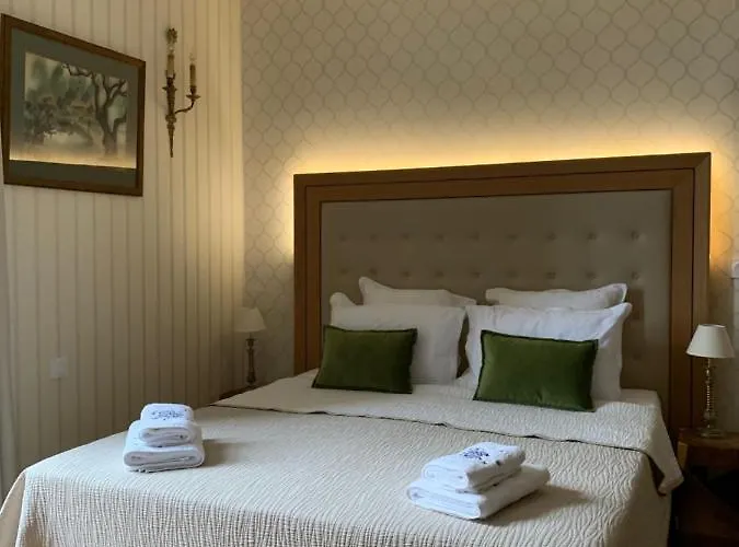 Pensión Au Fil Du Temps 3*