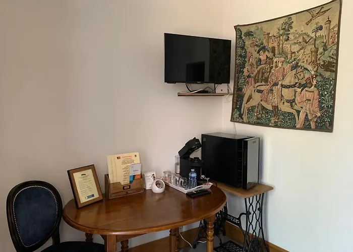 Pensión Au Fil Du Temps 3*